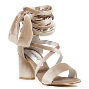 Jeffrey Campbell Faustino Velvet Heels Size 7.5